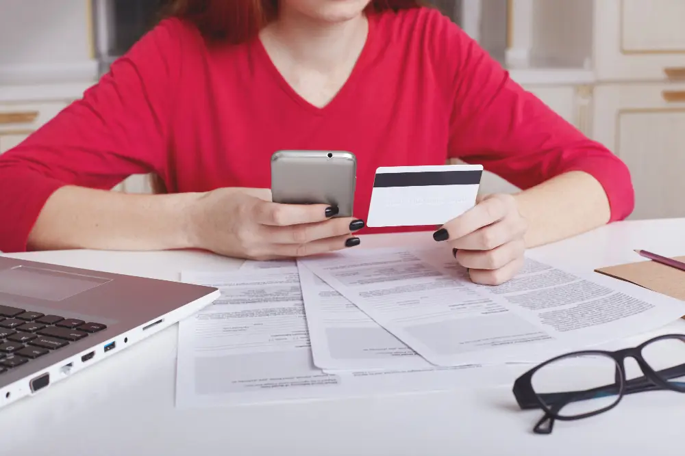 o perigo dos juros do cartao de credito vs as taxas competitivas da antecipacao
