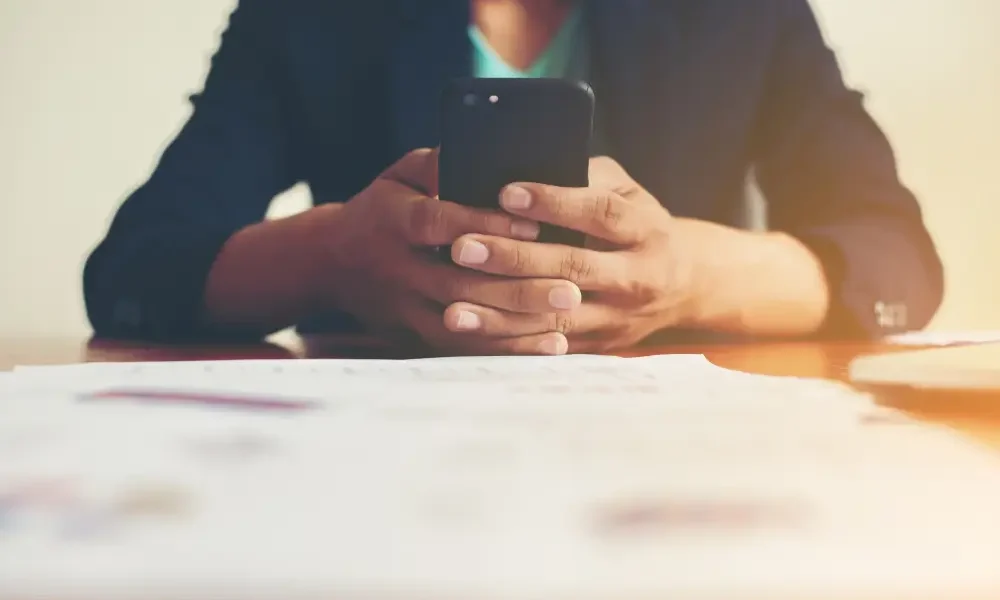 atencao 5 sinais para identificar e fugir de golpes de falsos advogados no whatsapp